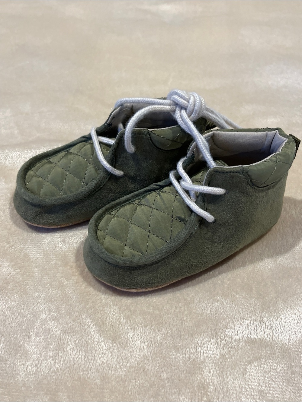 Old Navy Olive Green Quilted Booties Toddler Shoes Size 18-24 Months